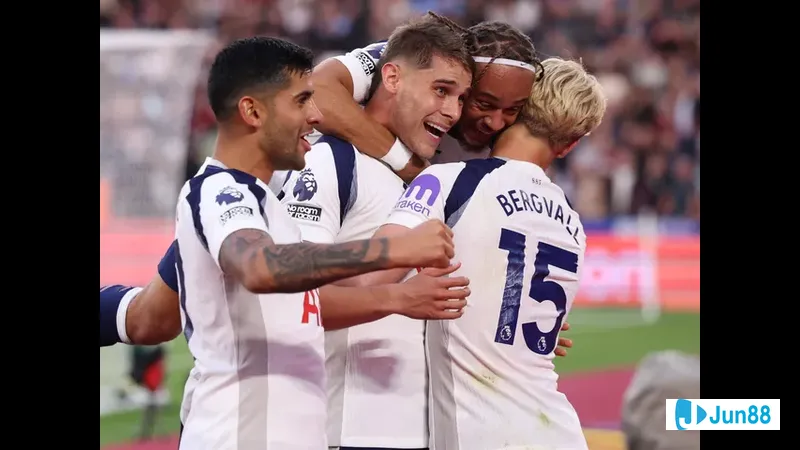 Hình ảnh trận đấu giữa Tottenham và Villarreal