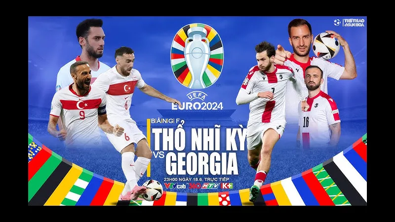 Cầu thủ Thổ Nhĩ Kỳ với chiếc áo màu đỏ đang chống đẩy cầu thủ Georgia với áo màu xanh trên…