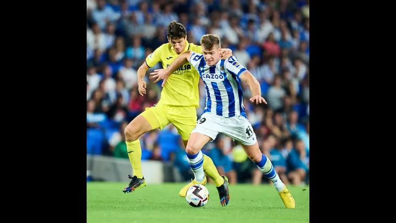 Cầu thủ của Real Sociedad tạo ra cơ hội ghi bàn sau pha phản công nhanh